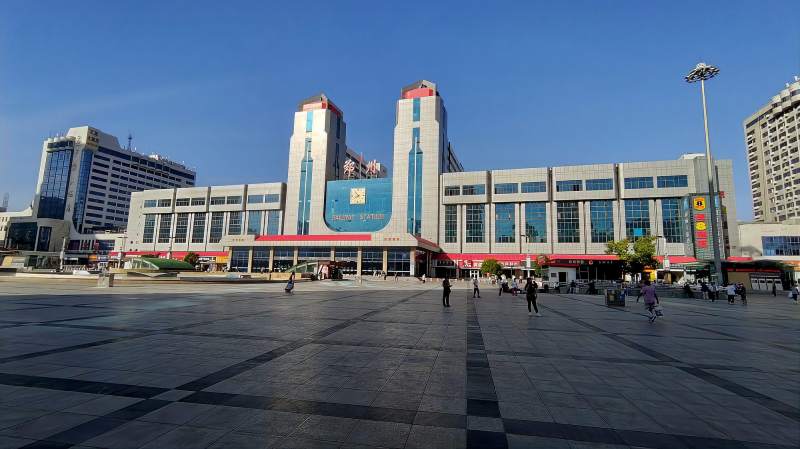 河南郑州火车站中国铁路心脏坐火车比上海和北京还方便