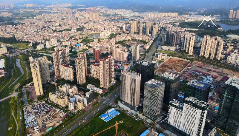航拍坪山CBD区域深圳东部城市次中心初步成形