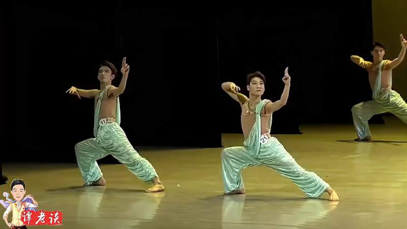 北京舞蹈学院男班敦煌舞基本功专业的表演看着就是舒服