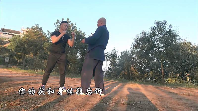 老拳师讲散打两分钟学会中国散打腿法虚招