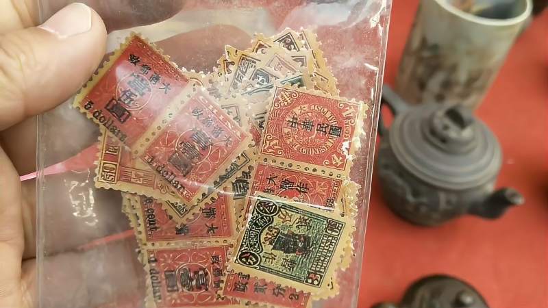 古玩城一摊位发现古代邮票感觉很有时代感是真件吗