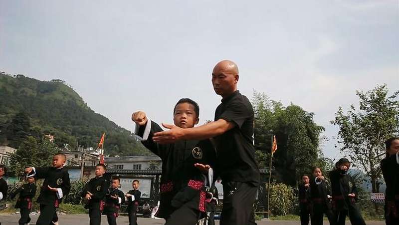 100个夏天｜贵州20余名山里娃暑假学苗族武术梦想当武术教练