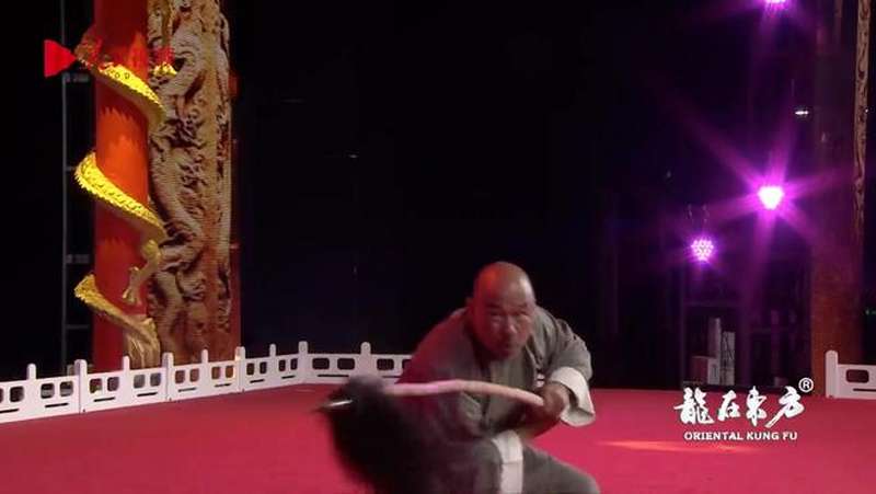 这是中国古老枪术六合大枪老师傅耍得炉火纯青臂力惊人
