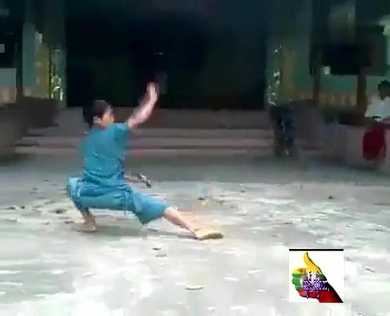 傣族武术双刀舞
