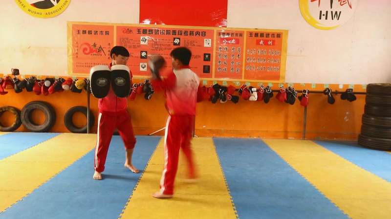 散打是中国武术的重要竞赛形式发源于中国一起来学习吧