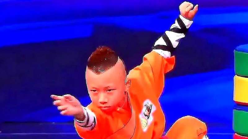 6岁功夫男孩竟将杨帆摔倒央视展示武术童子功真精彩