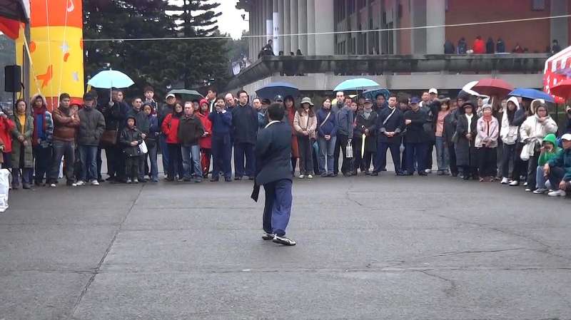 中华武术男子表演鹤拳套路打得真好