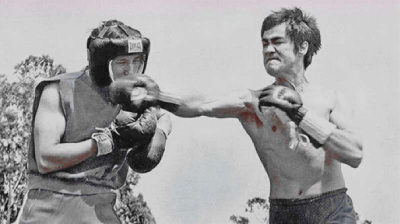 珍贵画面李小龙和日本冠军这次比武被众武术家反复放慢研究
